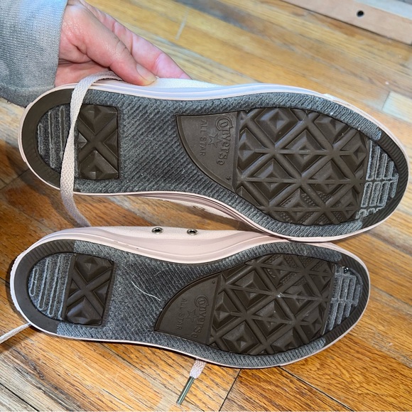 Light pink Converse - Picture 5 of 6